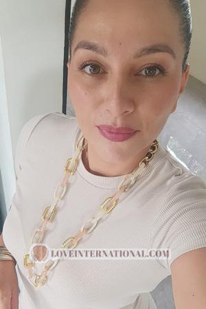 225118 - Evelyn Age: 39 - Costa Rica